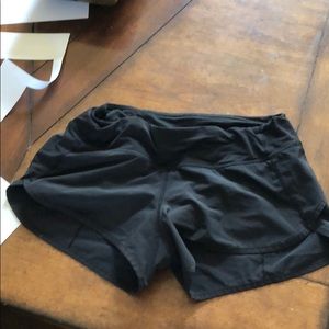 black lulu lemon speed up shorts